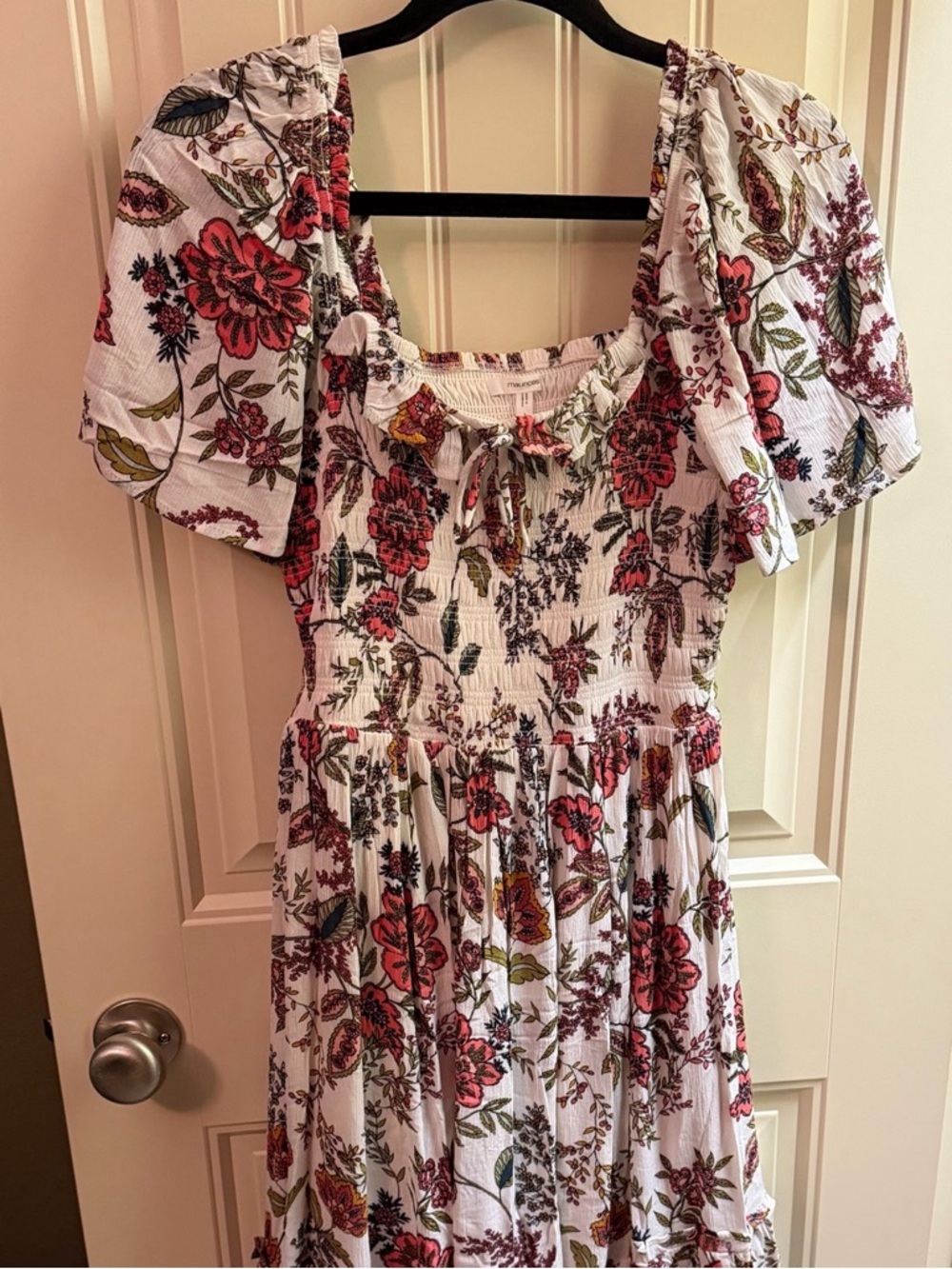 Floral Puff-Sleeve Midi Dress - White with Red Floral